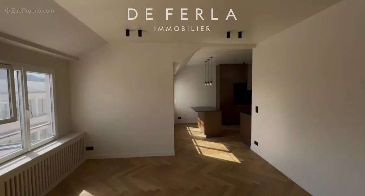 Appartement à PARIS-8E