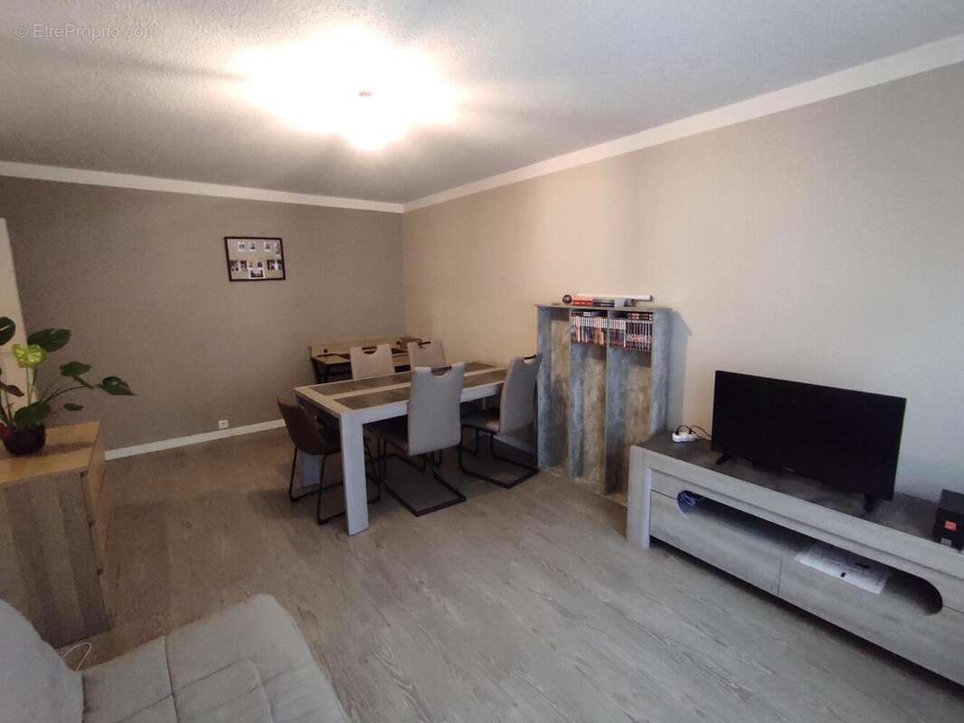   - Appartement à VILLEURBANNE