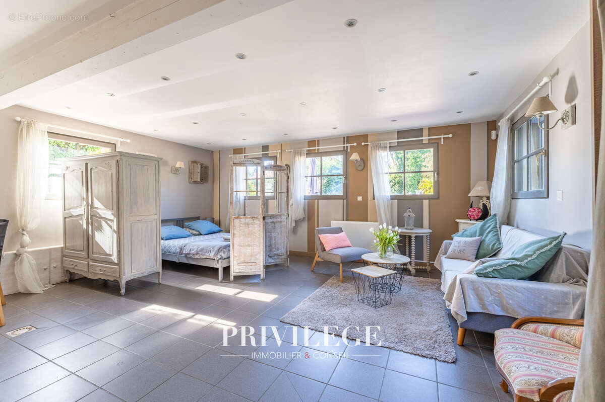 Maison à CHAMPAGNE-AU-MONT-D'OR