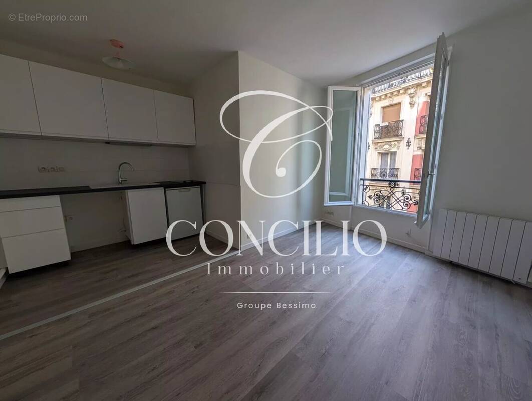 Appartement à PARIS-17E