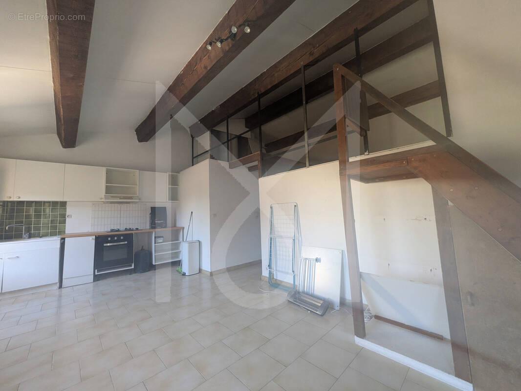 Appartement à MEYRARGUES