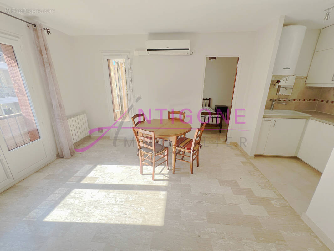 Appartement à SANARY-SUR-MER