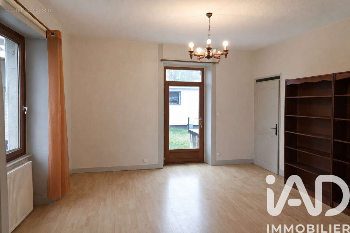 Maison 148 m² à Saint-Vit  - photo 8