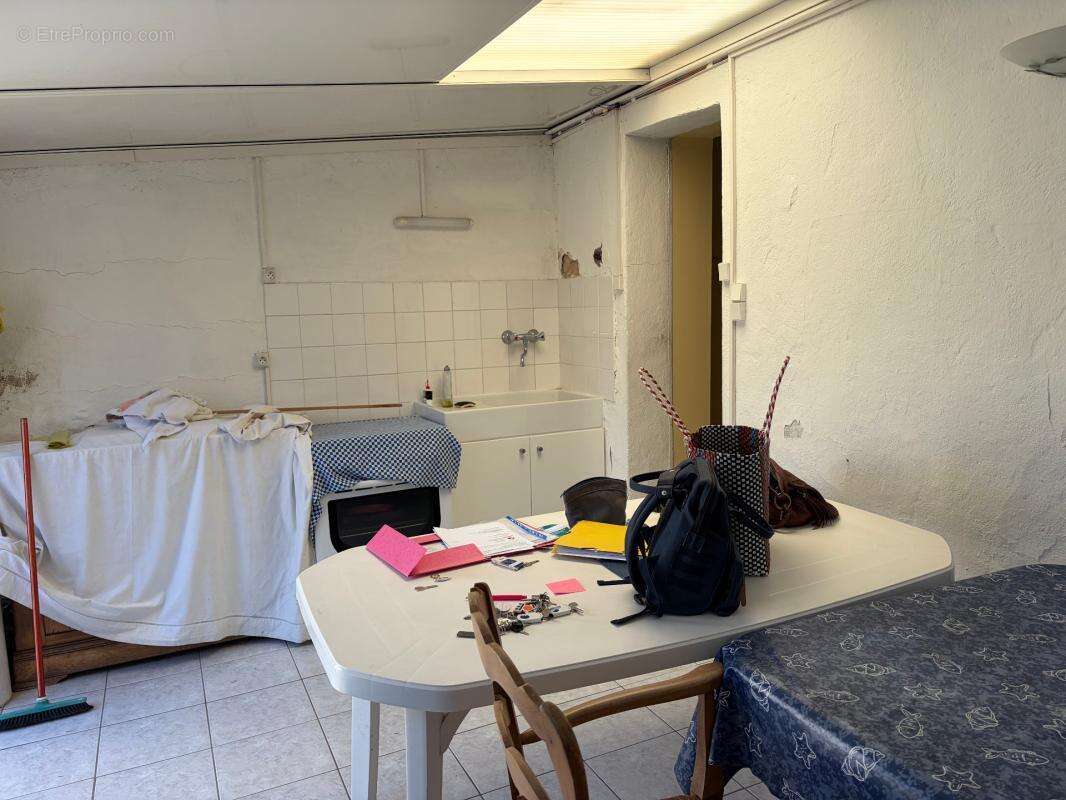 Les sables d'olonne (85100) rarissime adorable maison de pecheur a renover avec dependance et jardin - photo 5