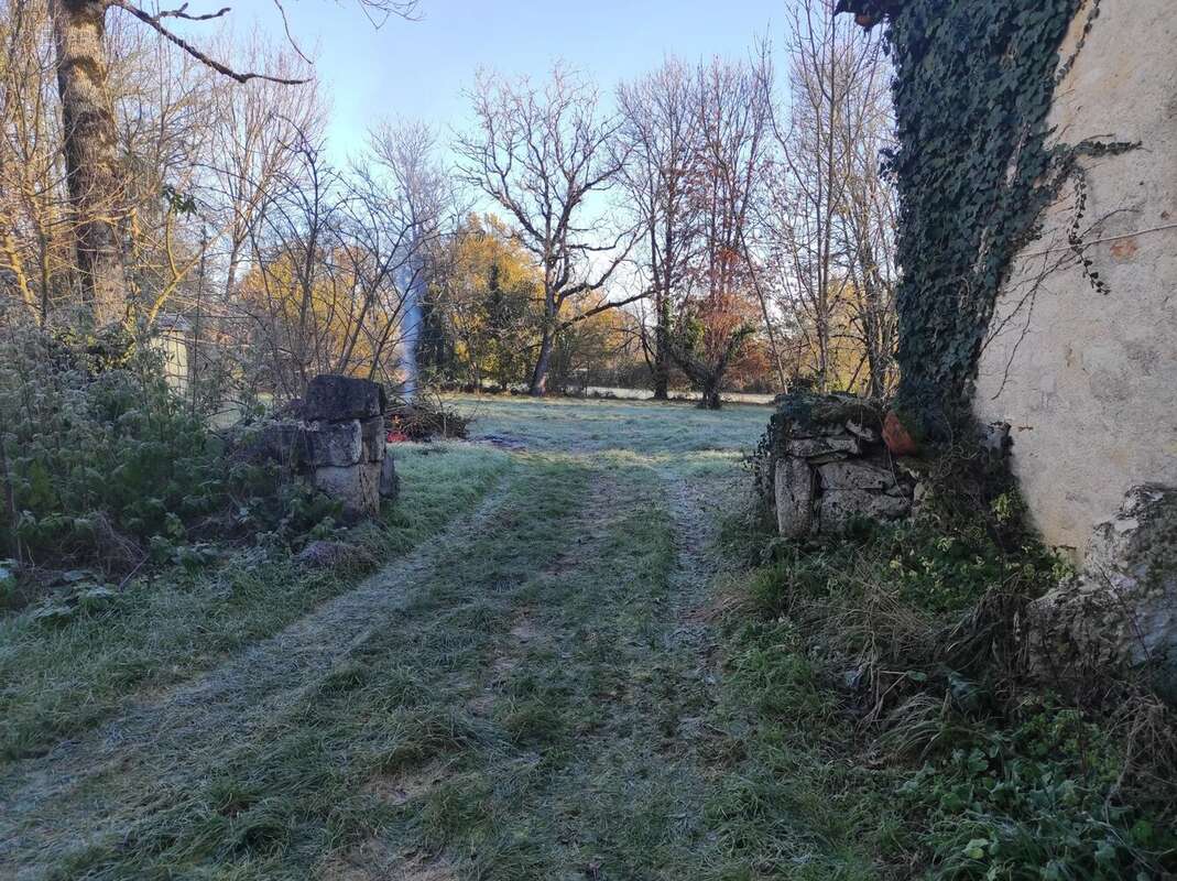 Maison à PUYLAROQUE