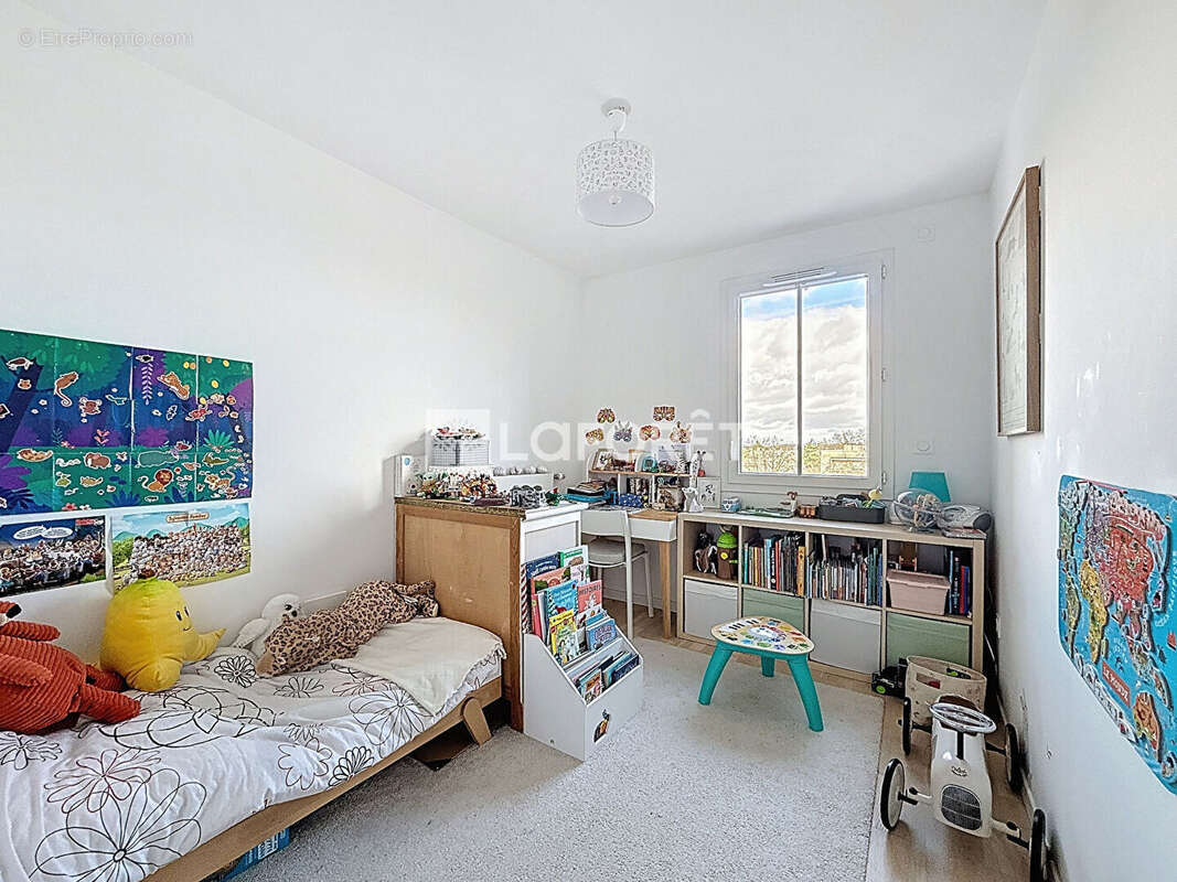Appartement à LE PLESSIS-ROBINSON