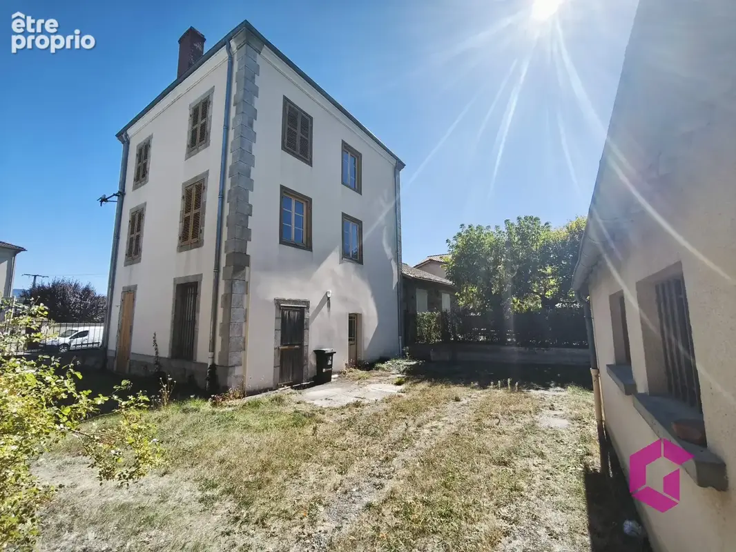 Photo Appartement à Marsac-En-Livradois au prix de 124 000€