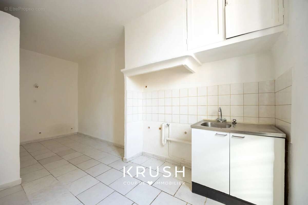 Appartement à MARSEILLE-2E