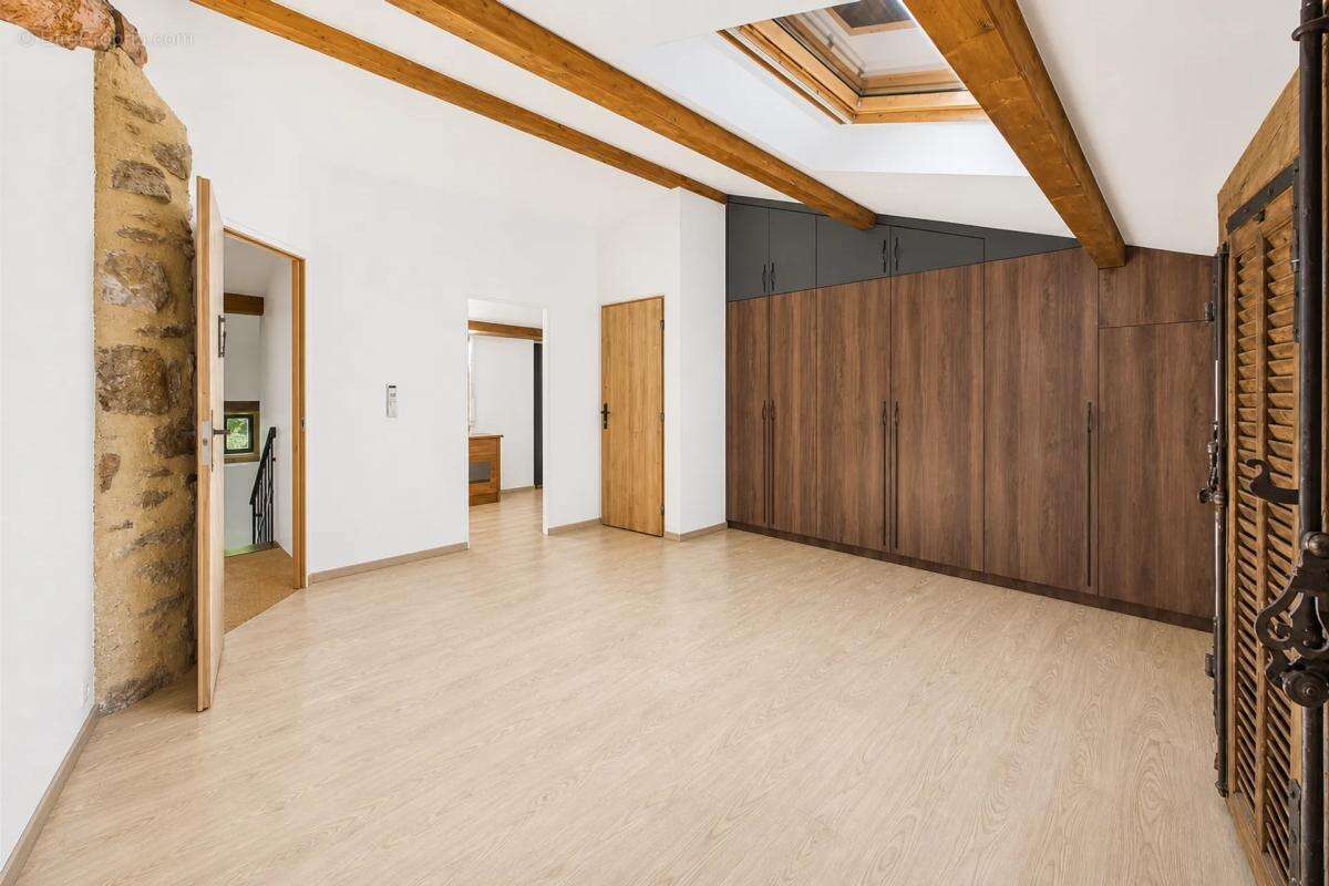 Maison à PLATS