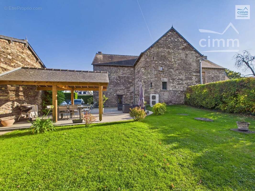 Maison à SAINT-THURIAL