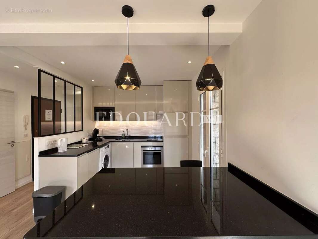 Appartement à ROQUEBRUNE-CAP-MARTIN