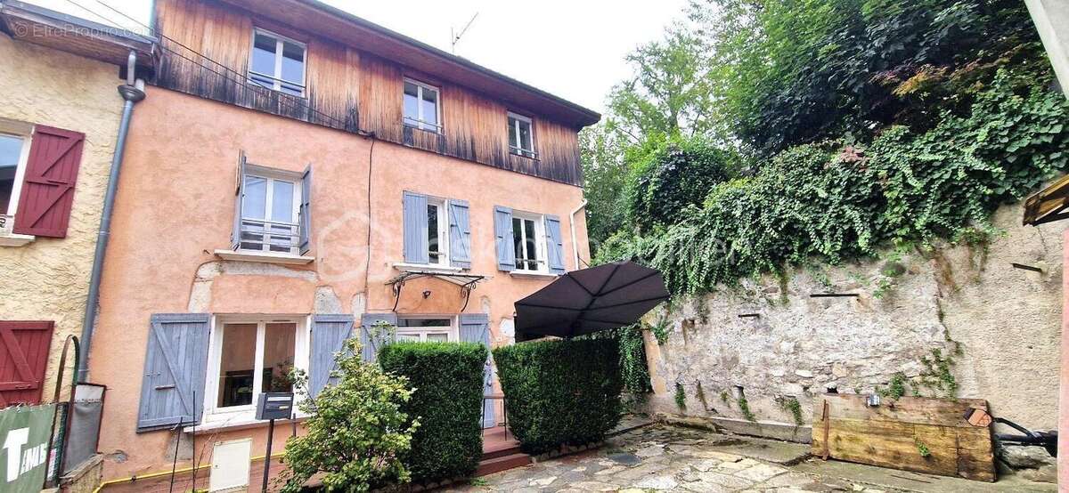 Maison à MONTBONNOT-SAINT-MARTIN