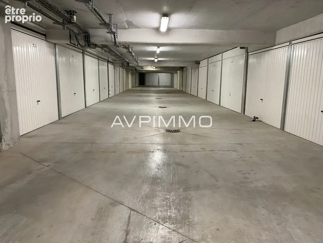 Photo Parking à Saint-Cyr-Sur-Mer au prix de 75 000€