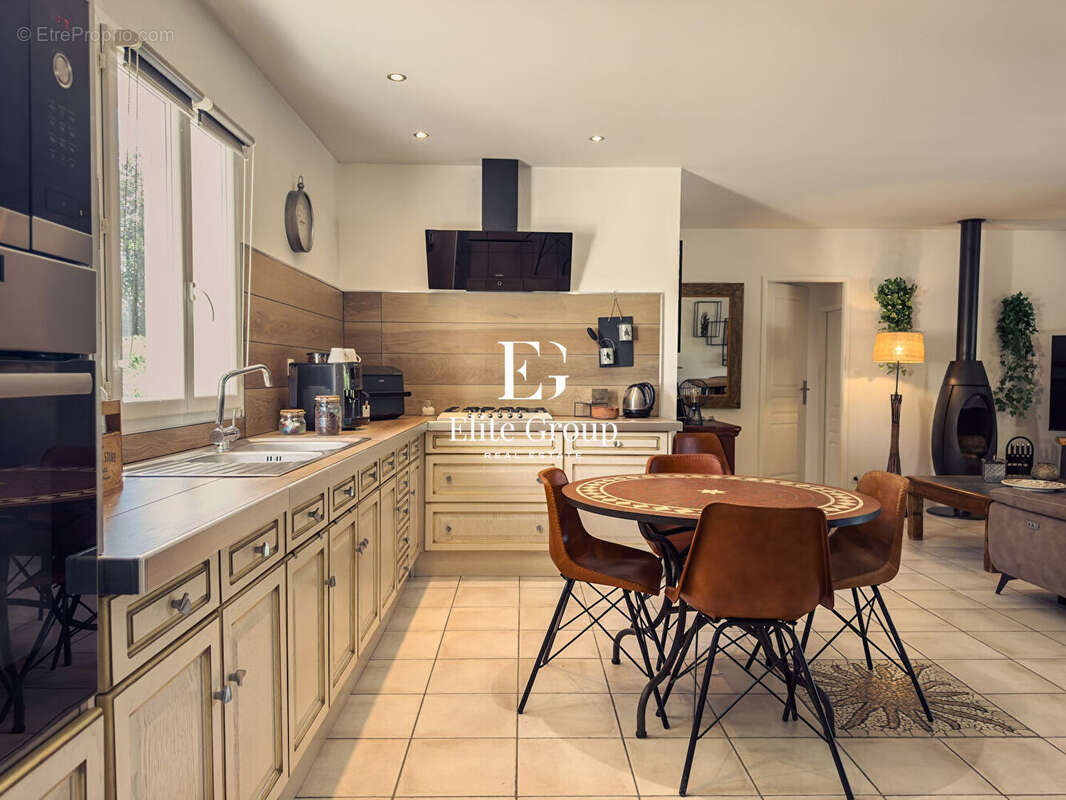 Maison à CHATEAUNEUF-SUR-CHARENTE