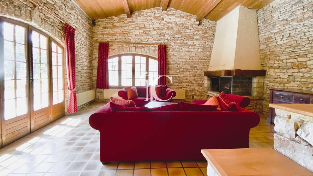 Maison à BARJAC