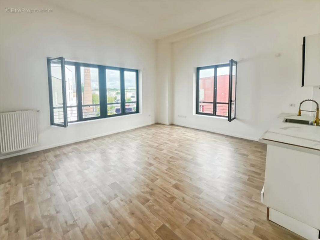 Appartement à STAINS