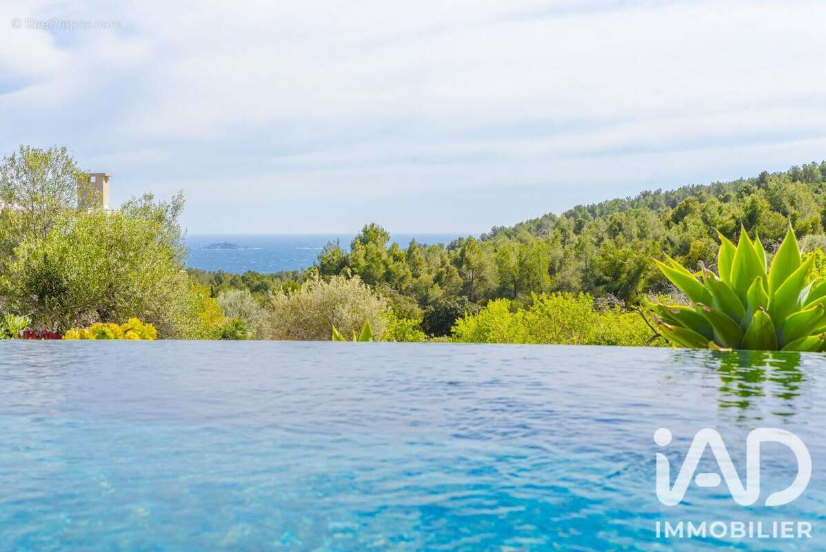 Photo 2 - Maison à BANDOL