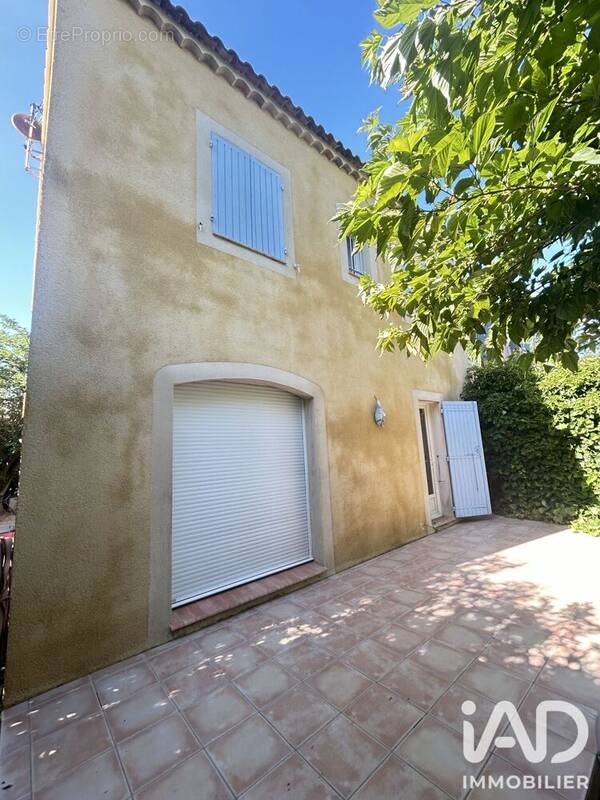Photo 1 - Maison à ENTRAIGUES-SUR-LA-SORGUE