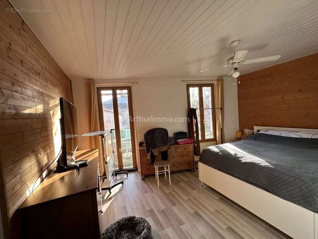 Appartement à SAINT-ANDRE-LES-ALPES