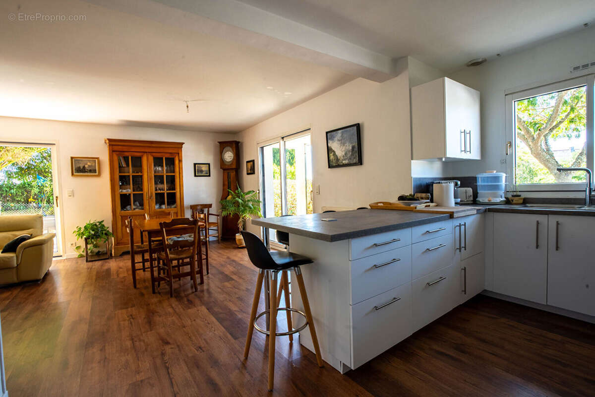 A vendre - concarneau - maison familiale de 140 m² env dans le secteur de douric ar zin . - photo 4