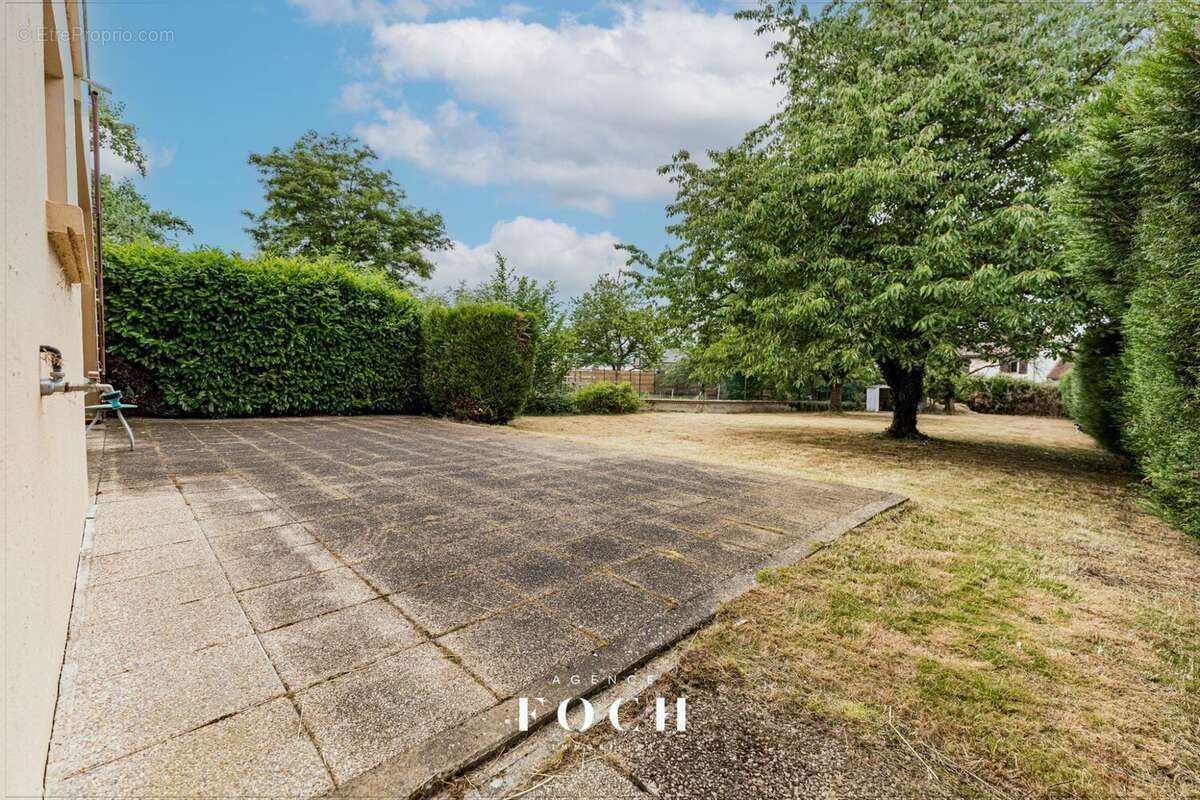 Maison 146 m² à Mereville  - photo 2