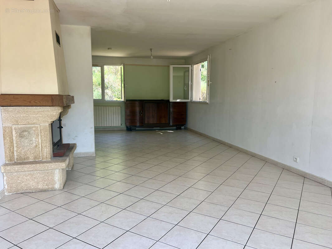Villa T4 avec vue dominante sur le village de Laroque de Fa - photo 6