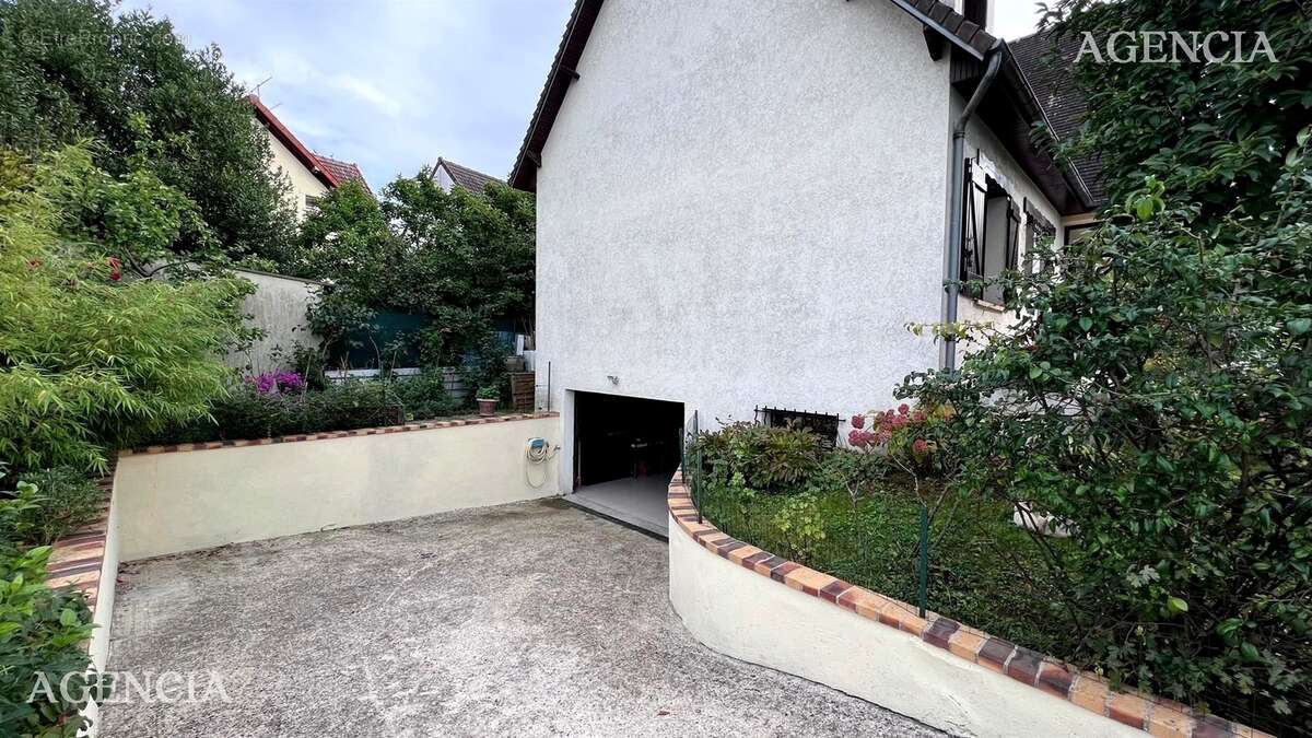 Maison à CHAMPIGNY-SUR-MARNE