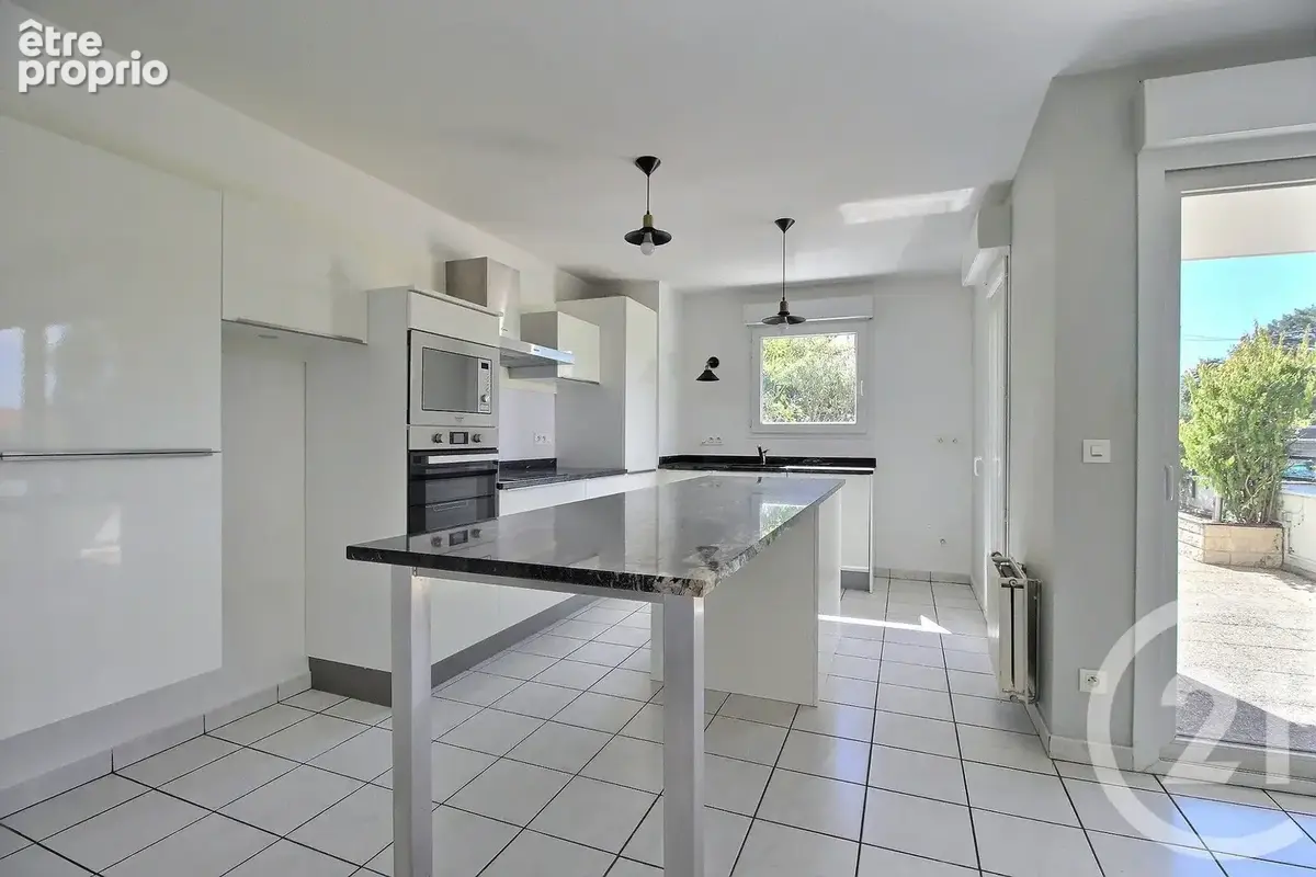 Appartement 76 m² à Thonon-Les-Bains  - photo 2
