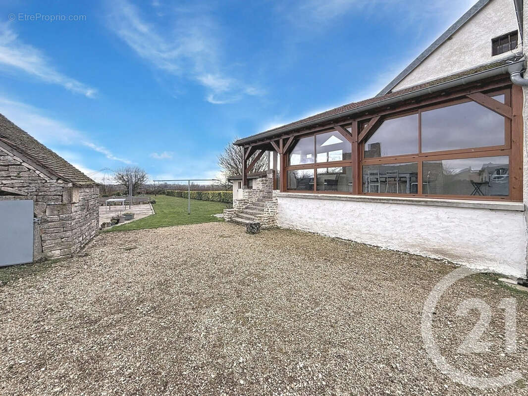 Maison à RUFFEY-LES-ECHIREY