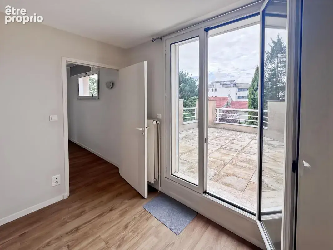 Clos chassaing /magnifique maison de ville / 5 chambres/ 3 sdb / jardin plat + terrasses/ garage et grand stationnement - photo 20