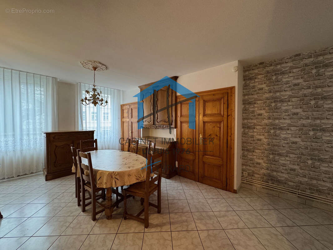 Appartement à SAINT-ETIENNE