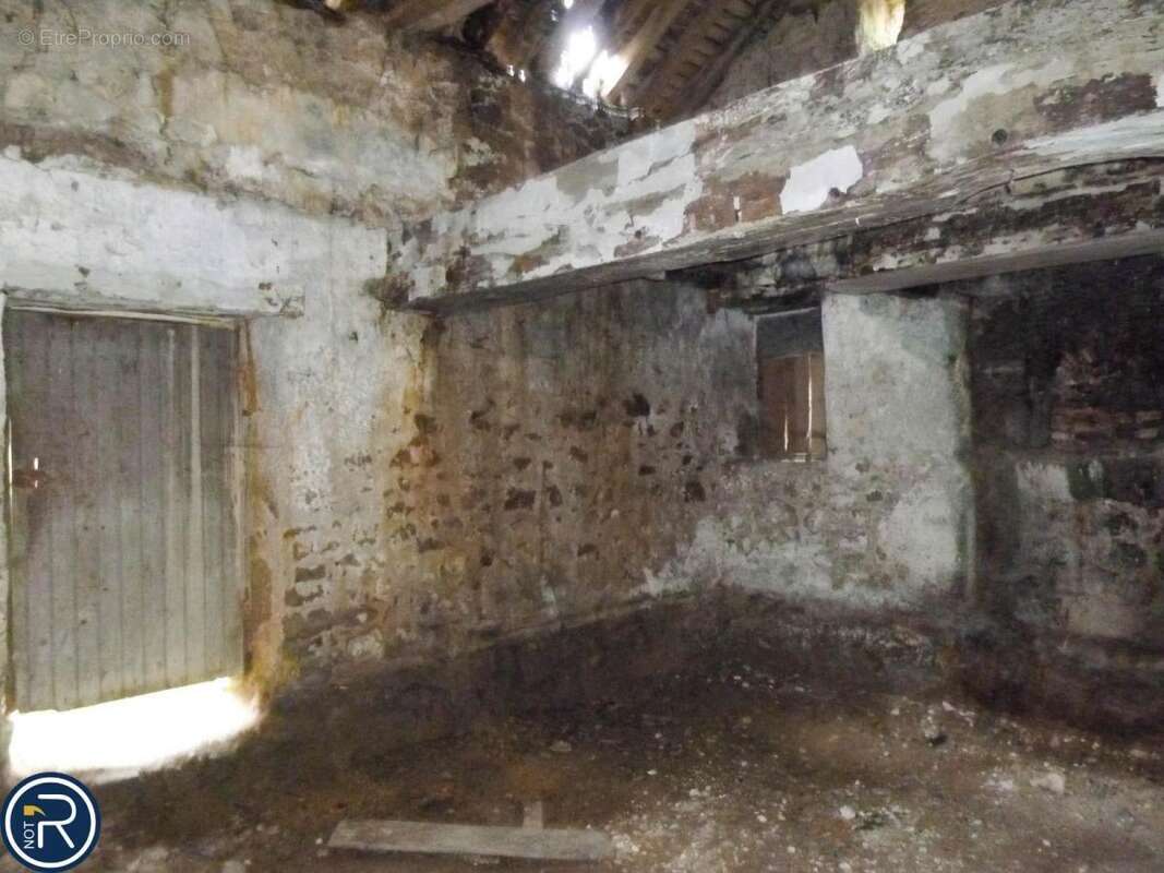 Maison à MONTOURTIER