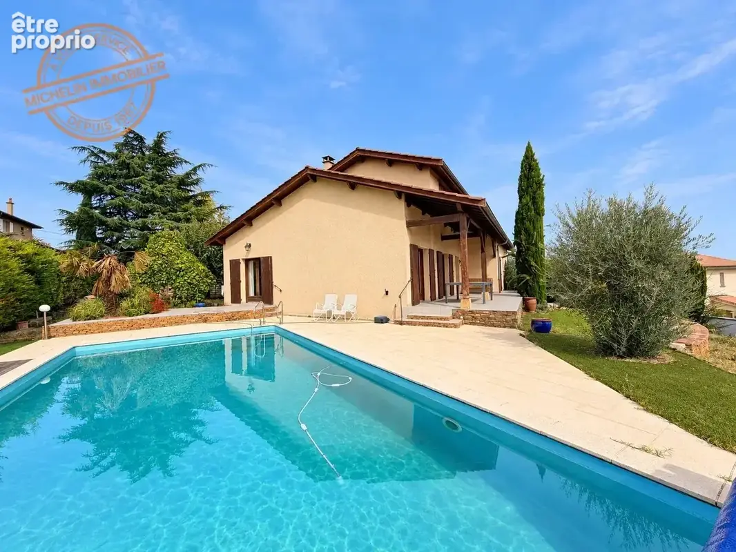 À Collonges-au-Mont-d’Or, une villa familiale avec piscine au calme - photo 2