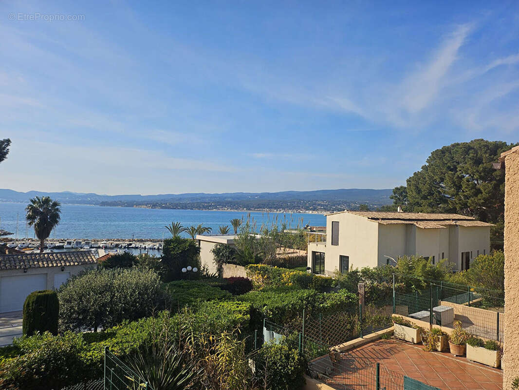 Appartement à SAINT-CYR-SUR-MER