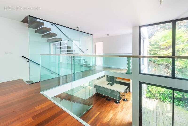 Maison à LA GARENNE-COLOMBES