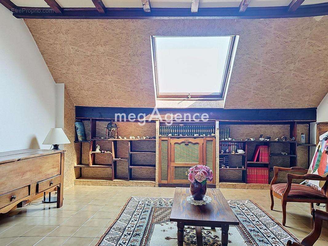 Maison familiale a bouafle avec sous sol total et jardin - photo 11