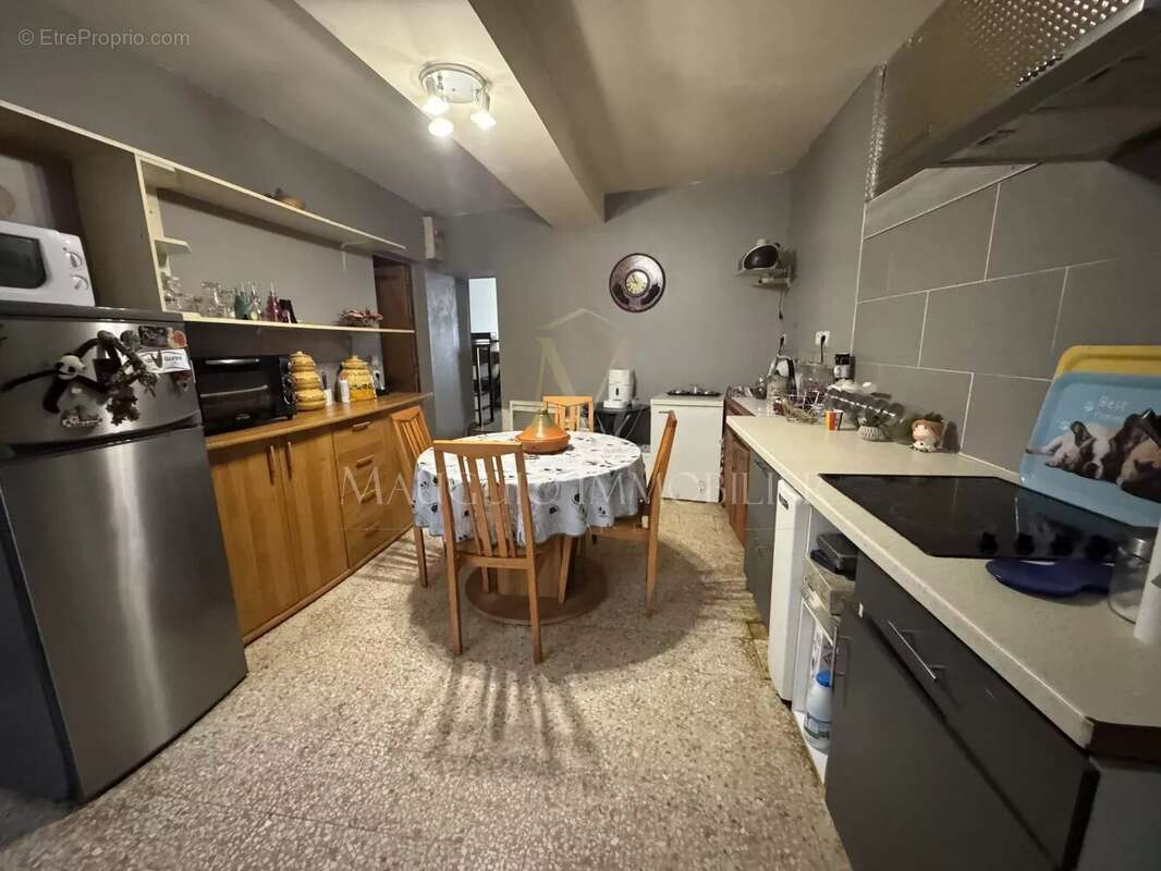 Appartement à MAUGUIO