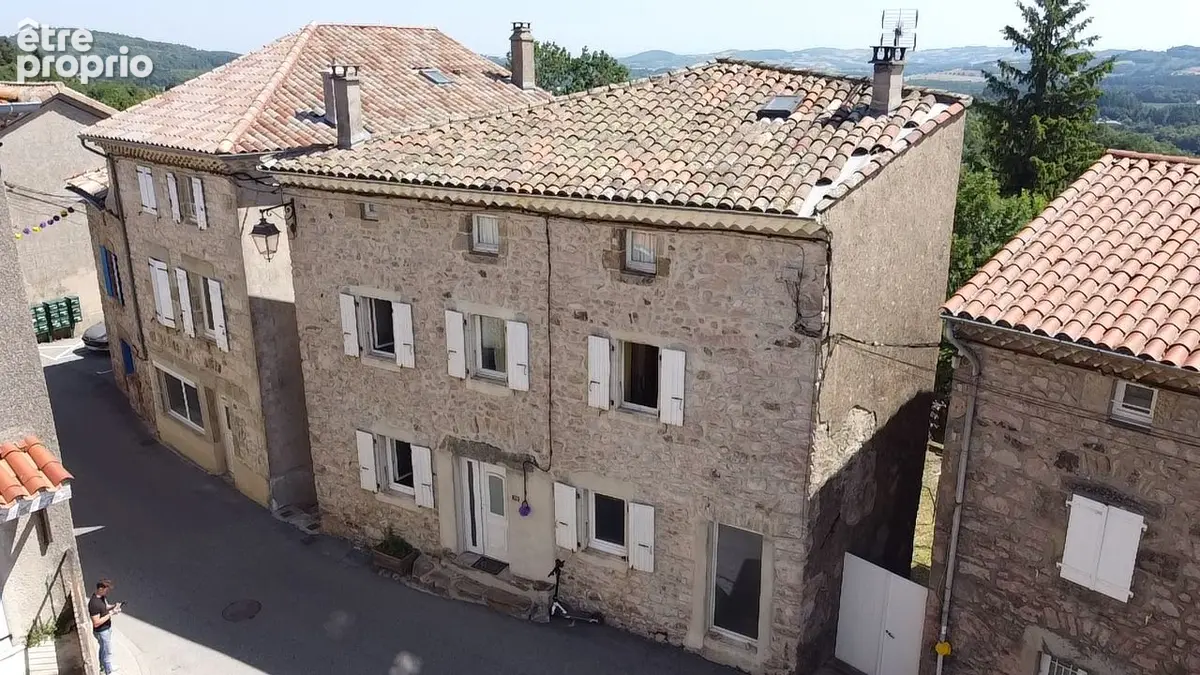 Maison de rue 103m² entièrement rénovée - Boffres - photo 5