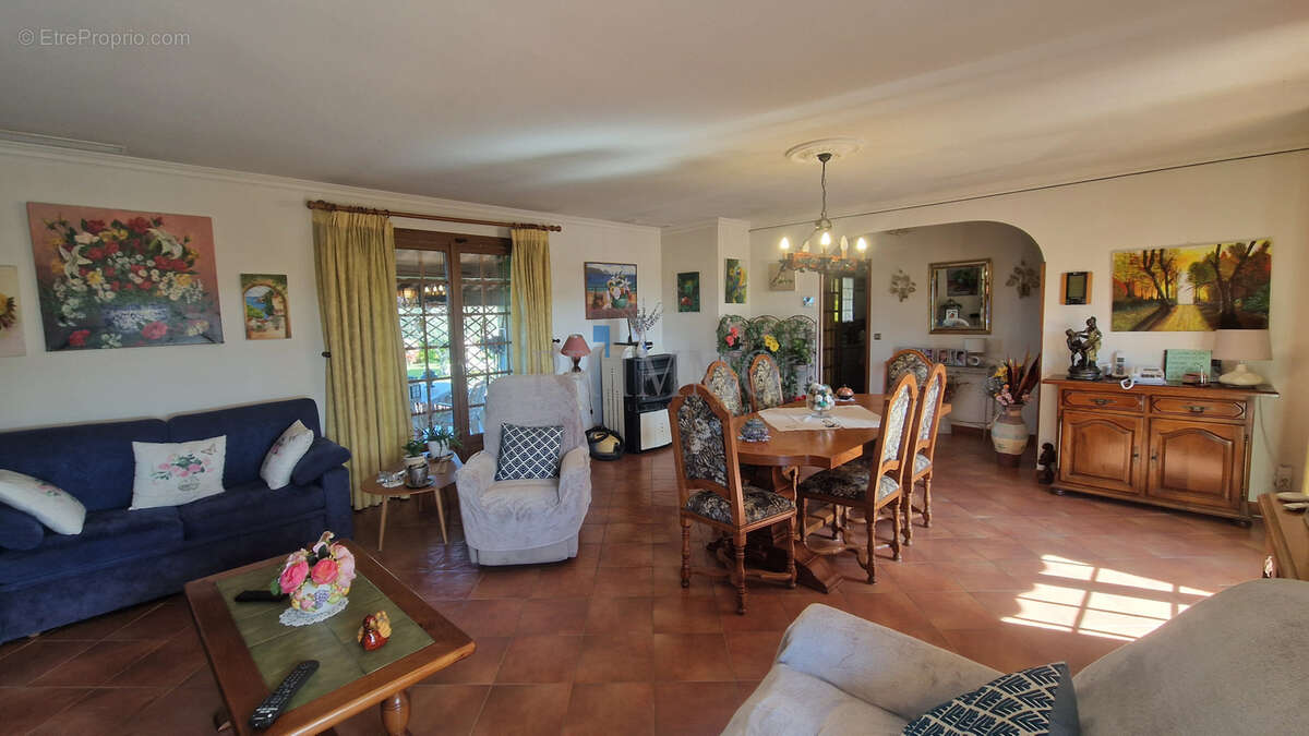 Maison à FREJUS