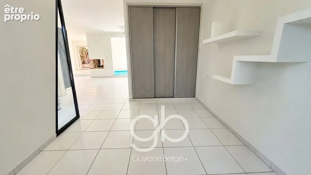 Pérols   Maison familiale atypique avec piscine - photo 10