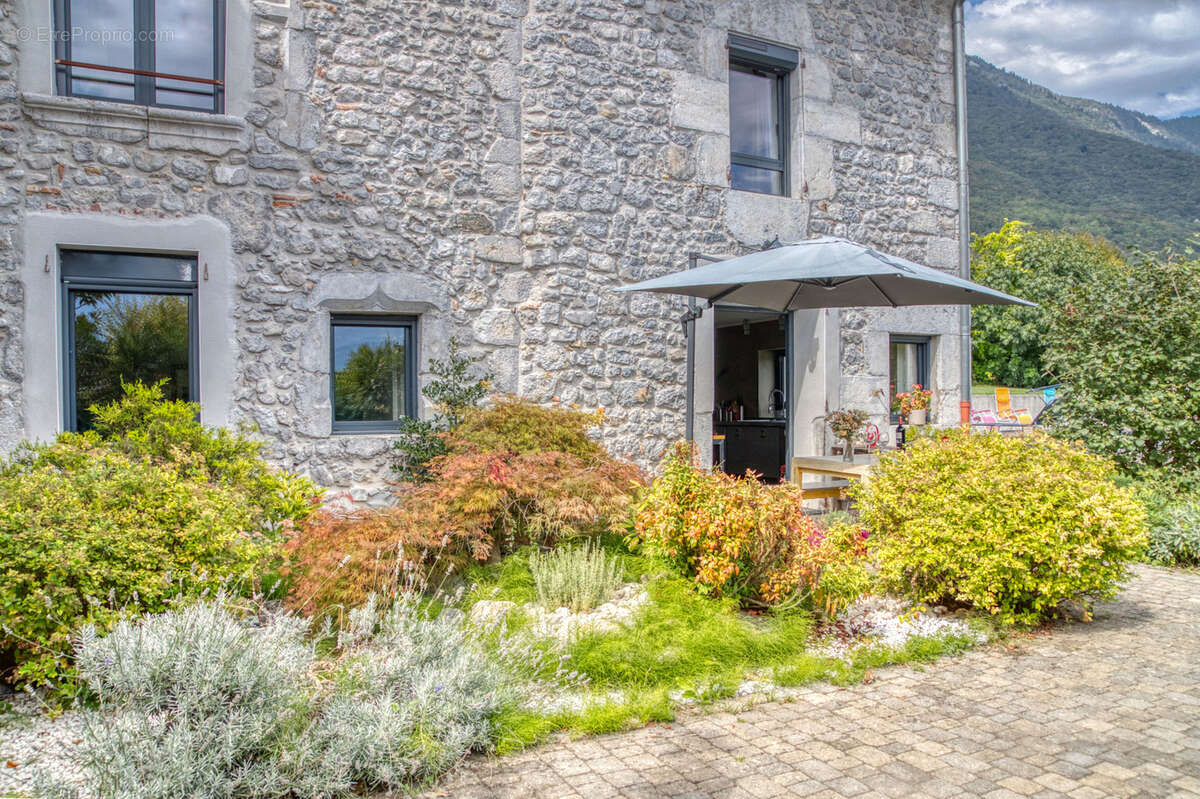 Maison à SAINT-ISMIER