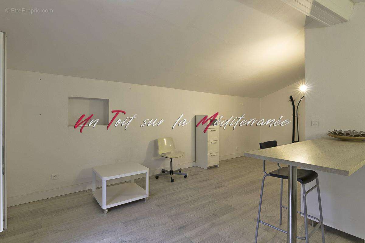 Appartement à BORMES-LES-MIMOSAS