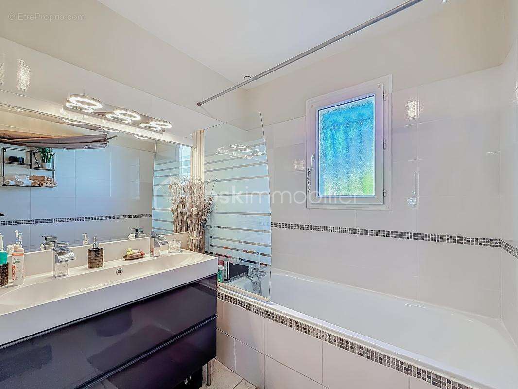 Maison à COURNONSEC