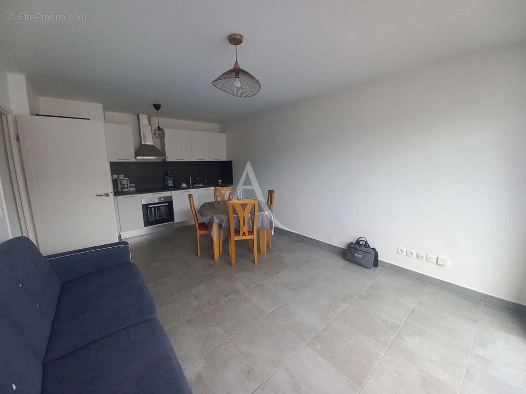 Quartier Saint-Mihiel - Appartement récent avec balcon et garage - photo 3