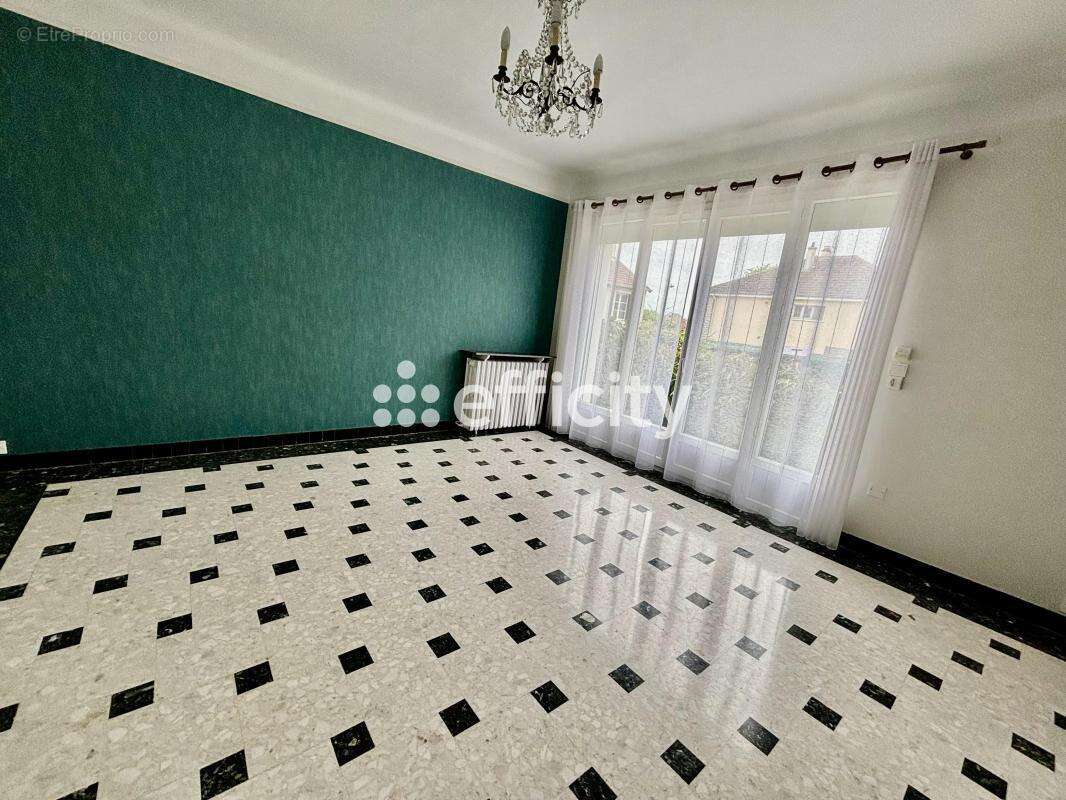 Maison à SAINT-DOULCHARD