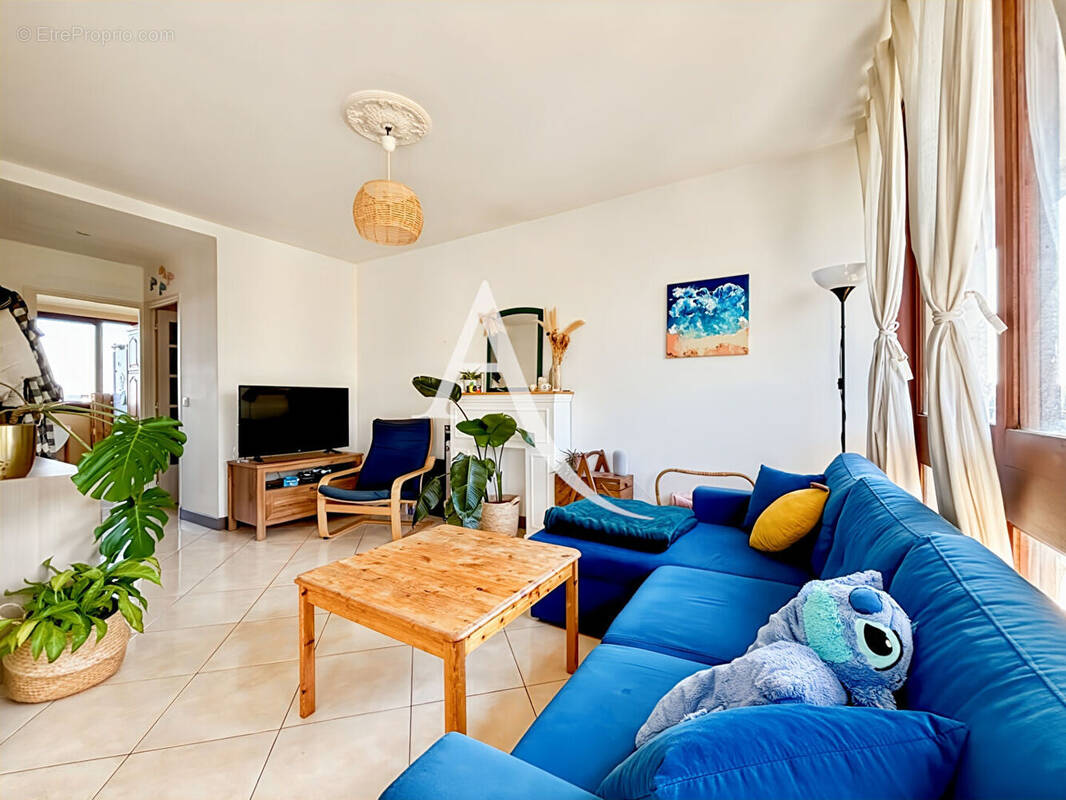 Appartement à FONTENAY-LE-FLEURY