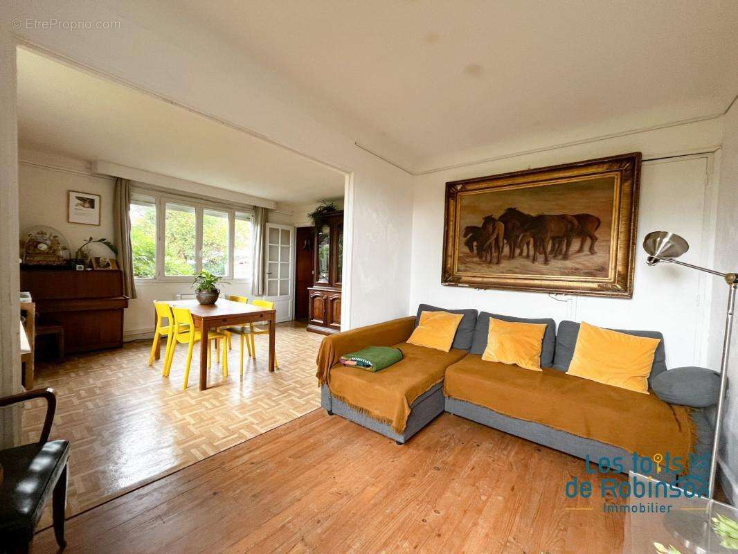 Maison à VERRIERES-LE-BUISSON