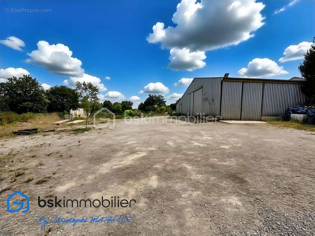 Bâtiment industriel de 1 700 m² sur terrain de 6 230 m² – Nombreuses possibilités d’exploitation ! - photo 13