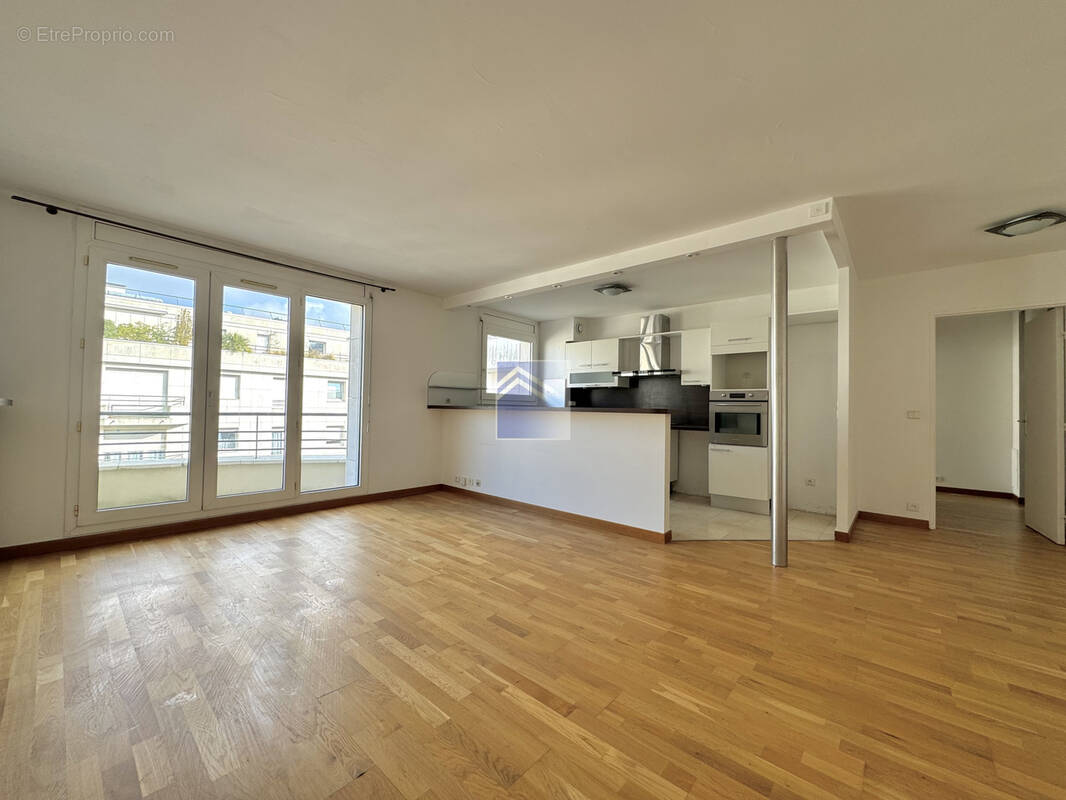 Appartement à COURBEVOIE