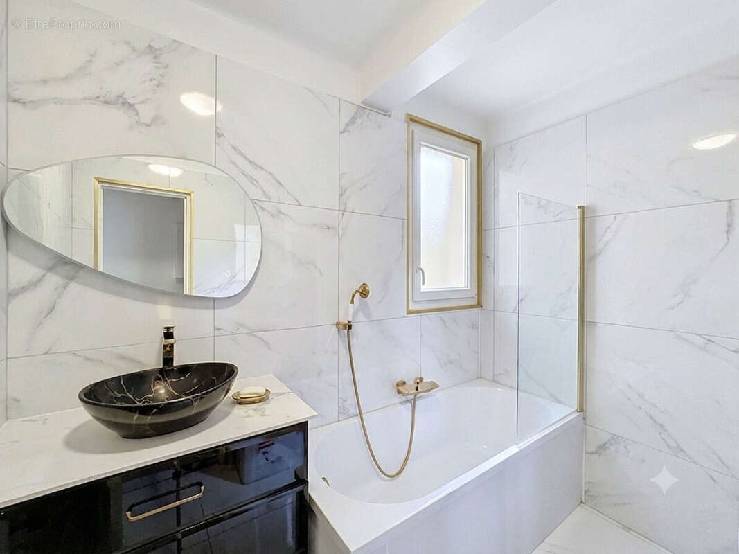 Appartement à MARSEILLE-3E